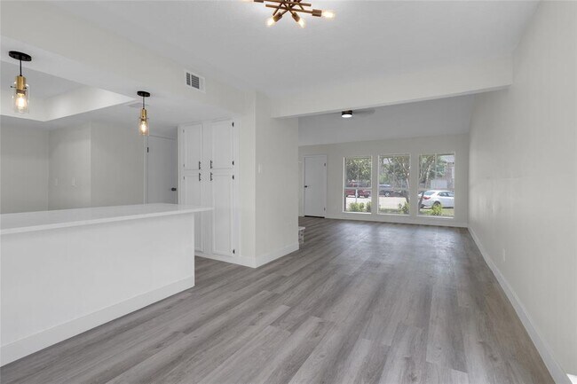 Building Photo - 18010 Santolina Ln