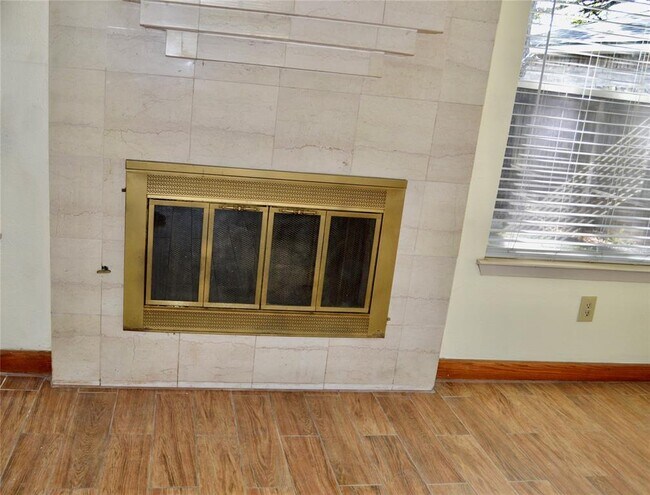 Building Photo - 514 Fair Oak Dr