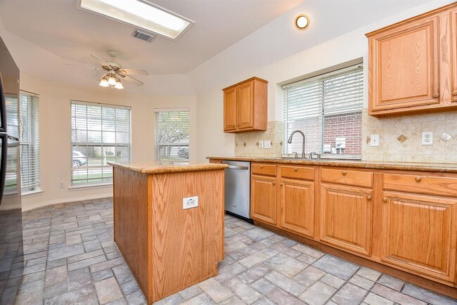 Building Photo - 12335 Shadowvista Dr