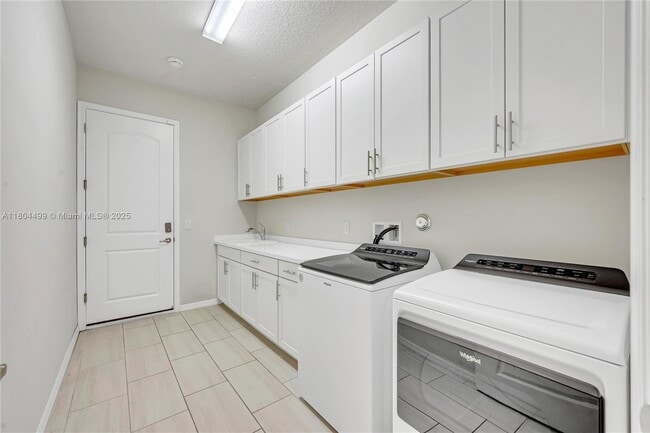 Building Photo - 9206 Passiflora Wy