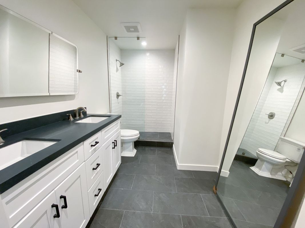 Building Photo - 848 Kings Rd