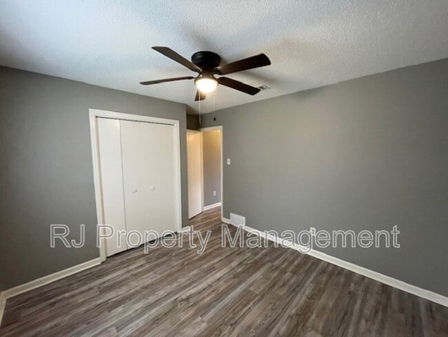 Building Photo - 6989 Amberly Way Dr