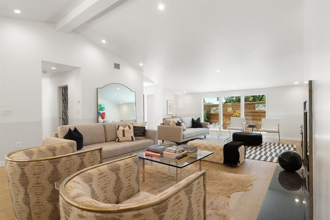 Building Photo - 5706 Highland Hills Cir