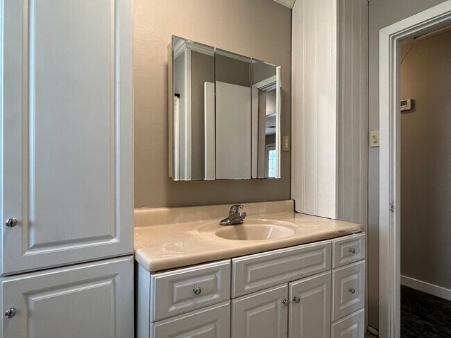 Bathroom - 2129 W Arrowhead Dr