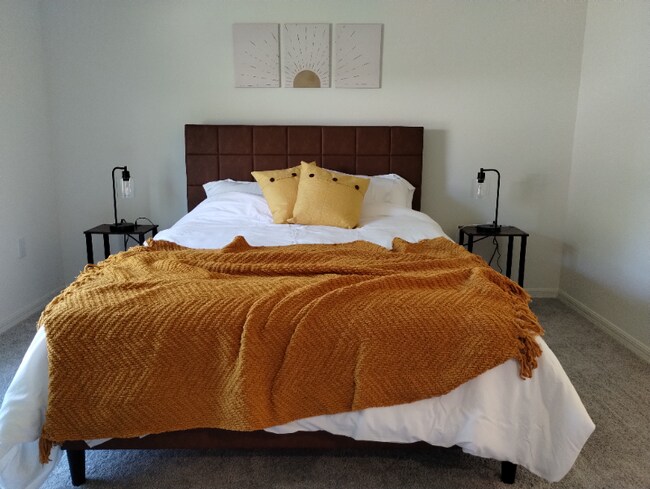 Building Photo - 213 Hagan Ave S