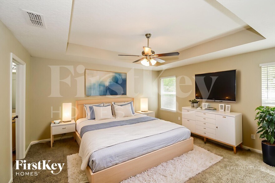 Building Photo - 1504 Falabella Dr