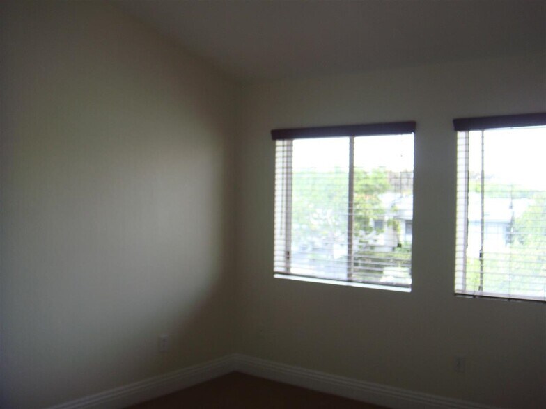 Building Photo - 3969 Nobel Dr