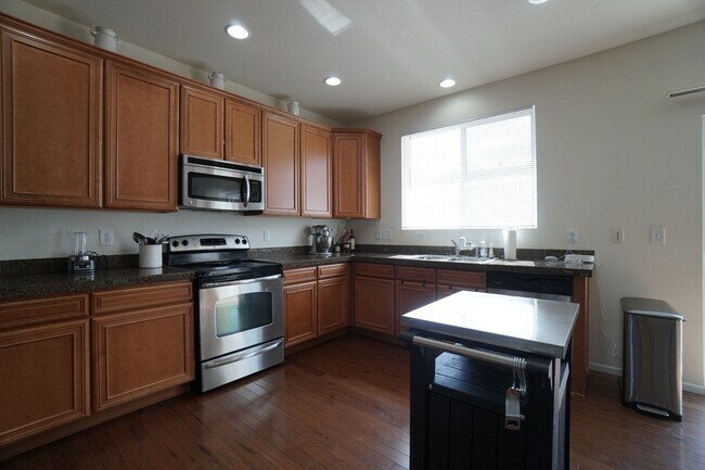 Building Photo - 9690 Beryl Dr