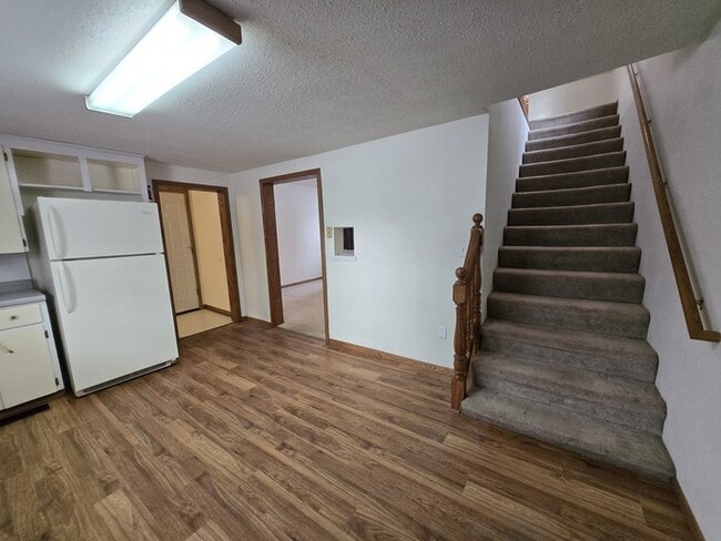 Building Photo - 301 Leonard Ave