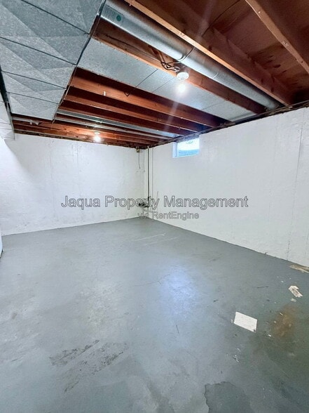 Building Photo - 817 Clover St