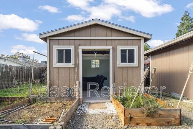 Building Photo - 1244 Royal Oaks Dr