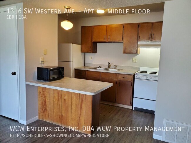 Building Photo - 1316 SW Western Ave