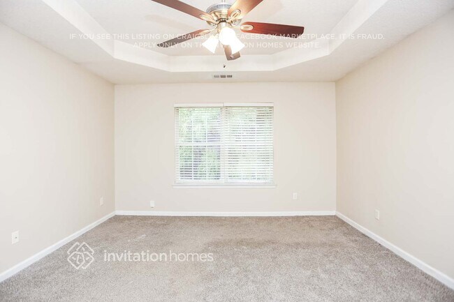 Building Photo - 4890 Larkspur Ln