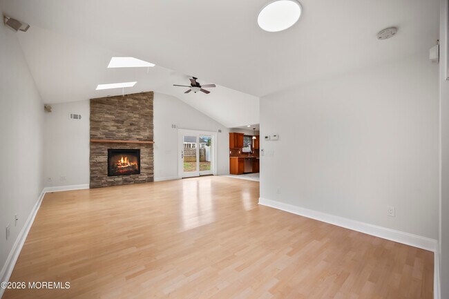 Building Photo - 18 Fierro Ave