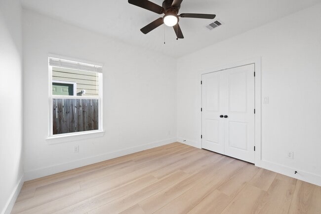 Building Photo - 8410 Sunnyhill St