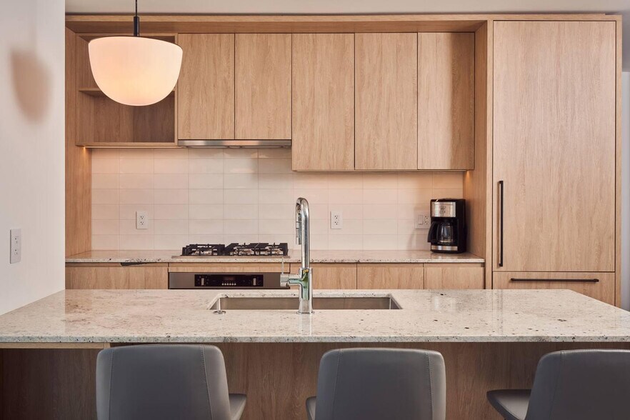 Building Photo - 540 N Orleans St