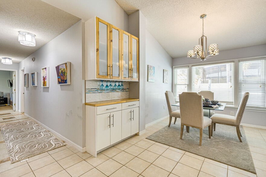 Building Photo - 4955 Southfork Ranch Dr