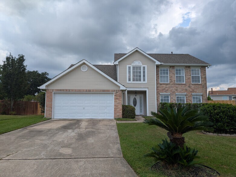 Front of House - 2011 Dylan Dr