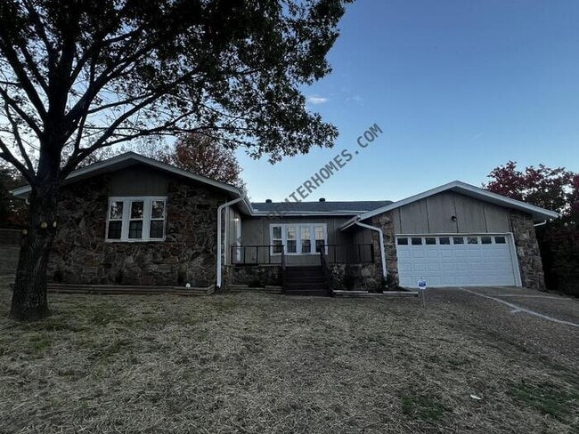 Building Photo - 3 Havenwood Ln