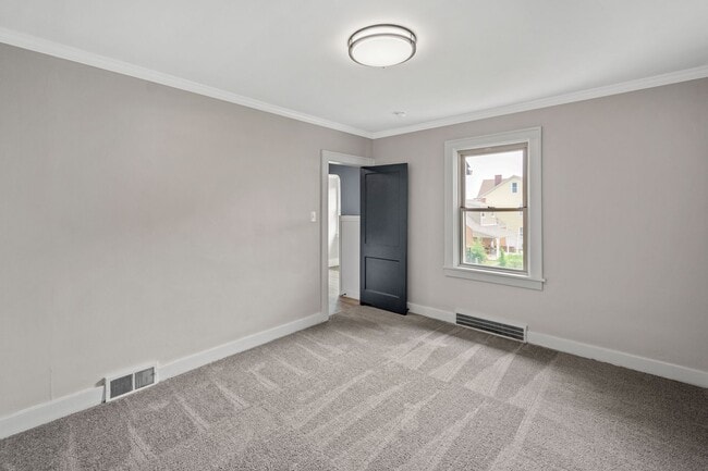 Building Photo - Spacious 3 bedroom home in Mt. Oliver available Feb 15!