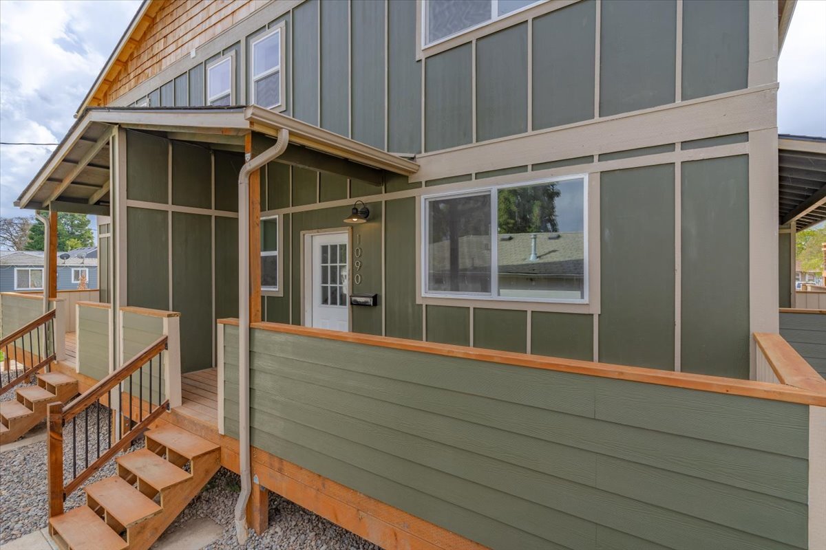 Building Photo - 1094 15th St SE