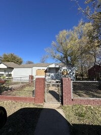 Building Photo - 541 E Seminole Pl