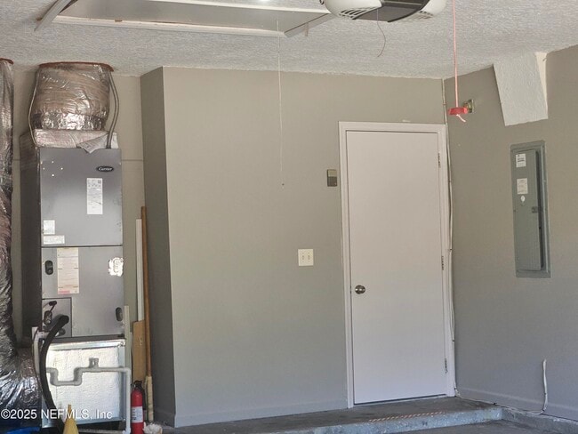 Building Photo - 2338 Cool Springs Dr N