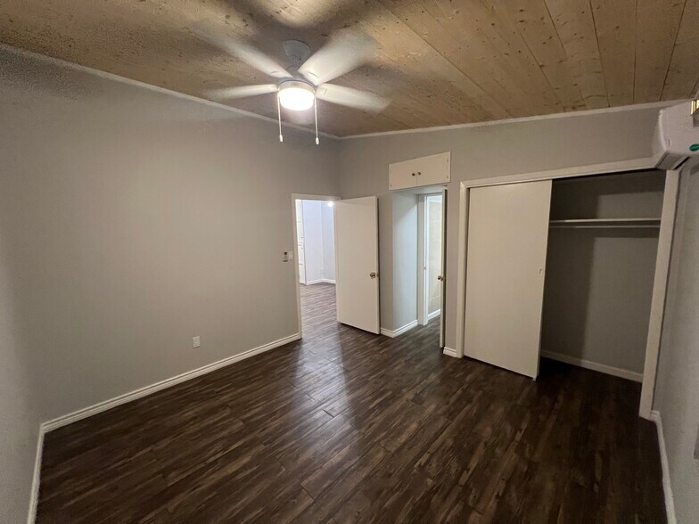 Building Photo - 605 N 12th St