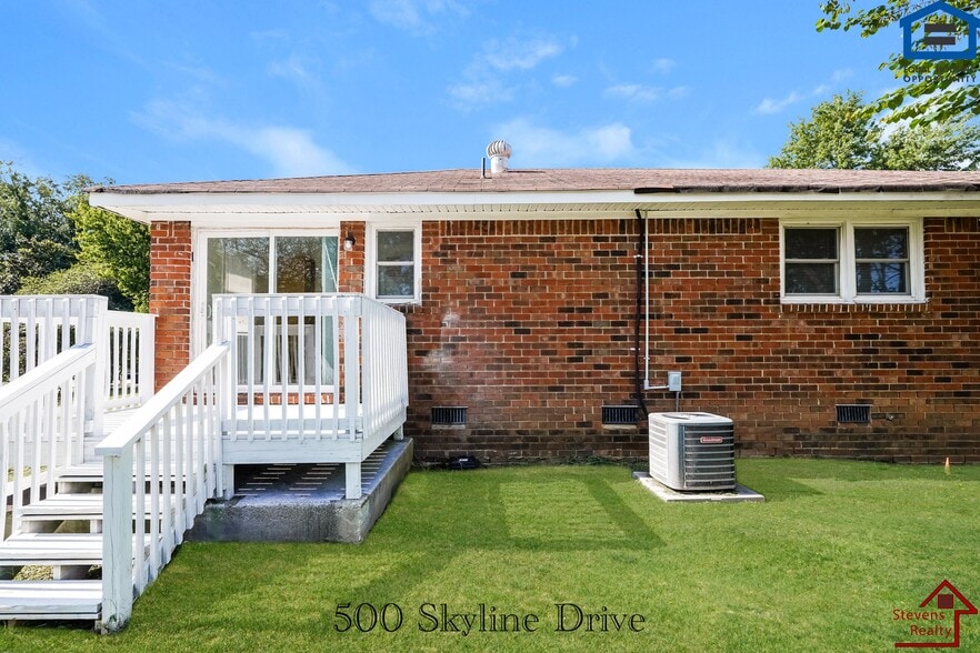 Building Photo - 500 Skyline Dr