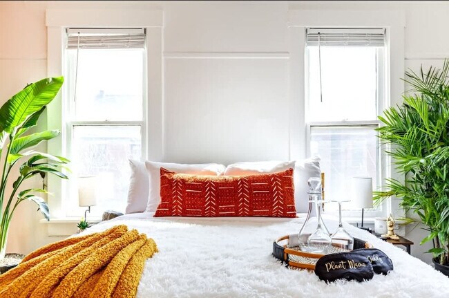 Building Photo - 575 1/2 City Park Avenue-SI ID1265634P