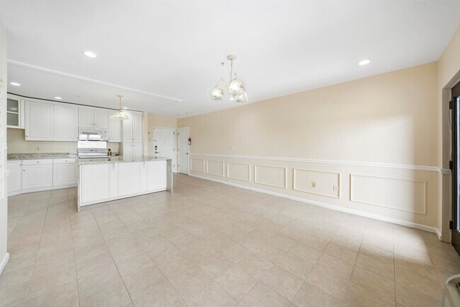 Building Photo - 8915 Bergenwood Ave