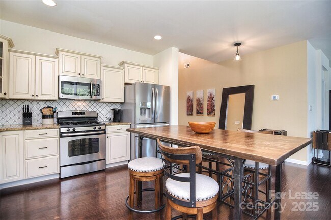 Building Photo - 408 Sweet Shrub Ct NW