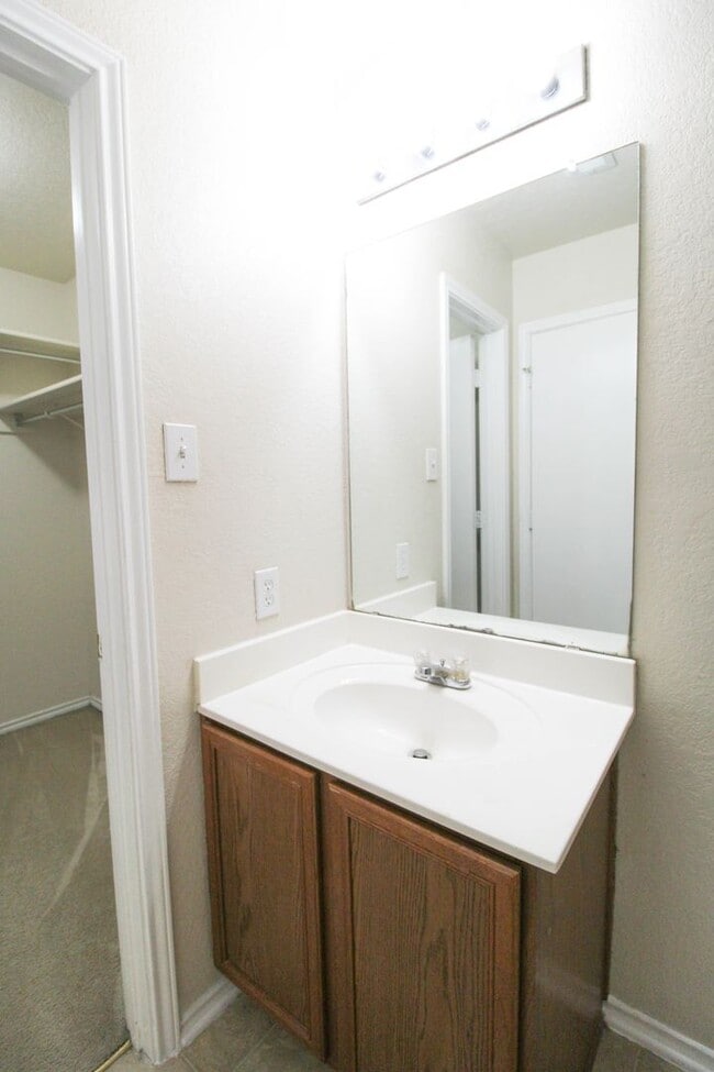 Building Photo - 16130 Branching Oaks