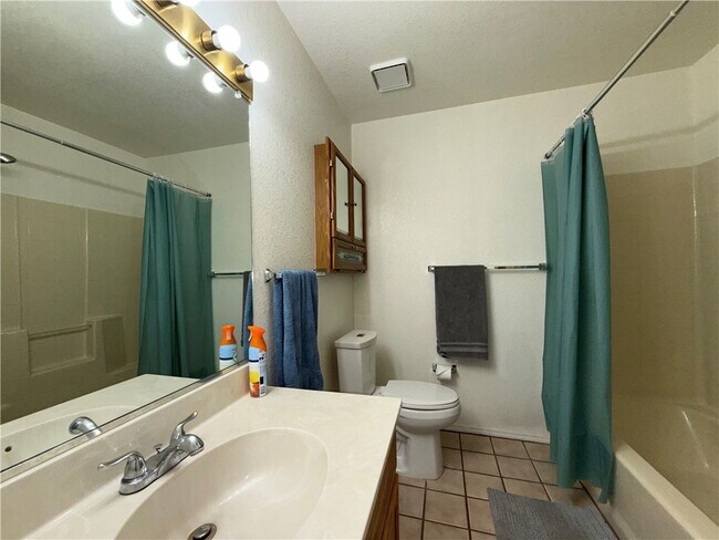 Building Photo - 1097 Sahuaro Dr