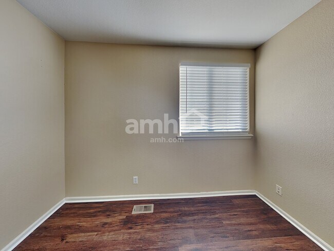 Building Photo - 257 Chapel Hill Dr