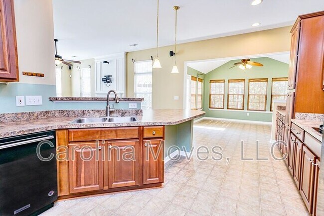 Building Photo - 380 Amberleaf Way