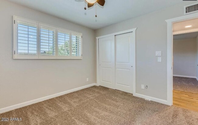 Building Photo - 2502 E Sahuaro Dr