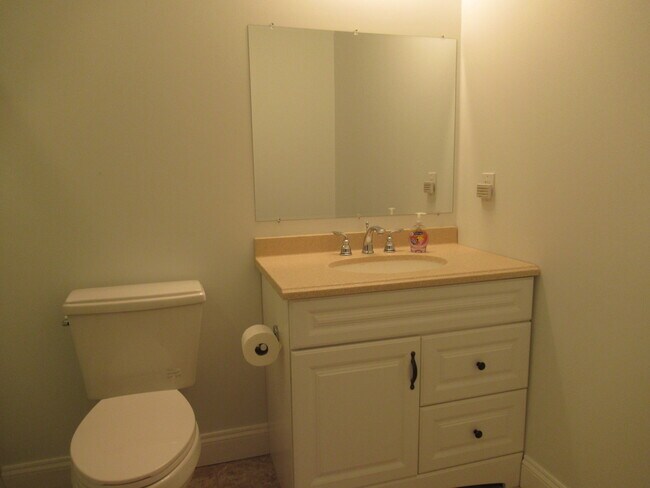 Building Photo - Charming 4 Bedroom/3.5 Bathroom Townhome with Parking Pad in Station North, MD!