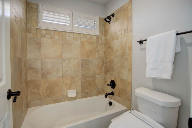 Building Photo - Gorgeous home within the prestigious priva...