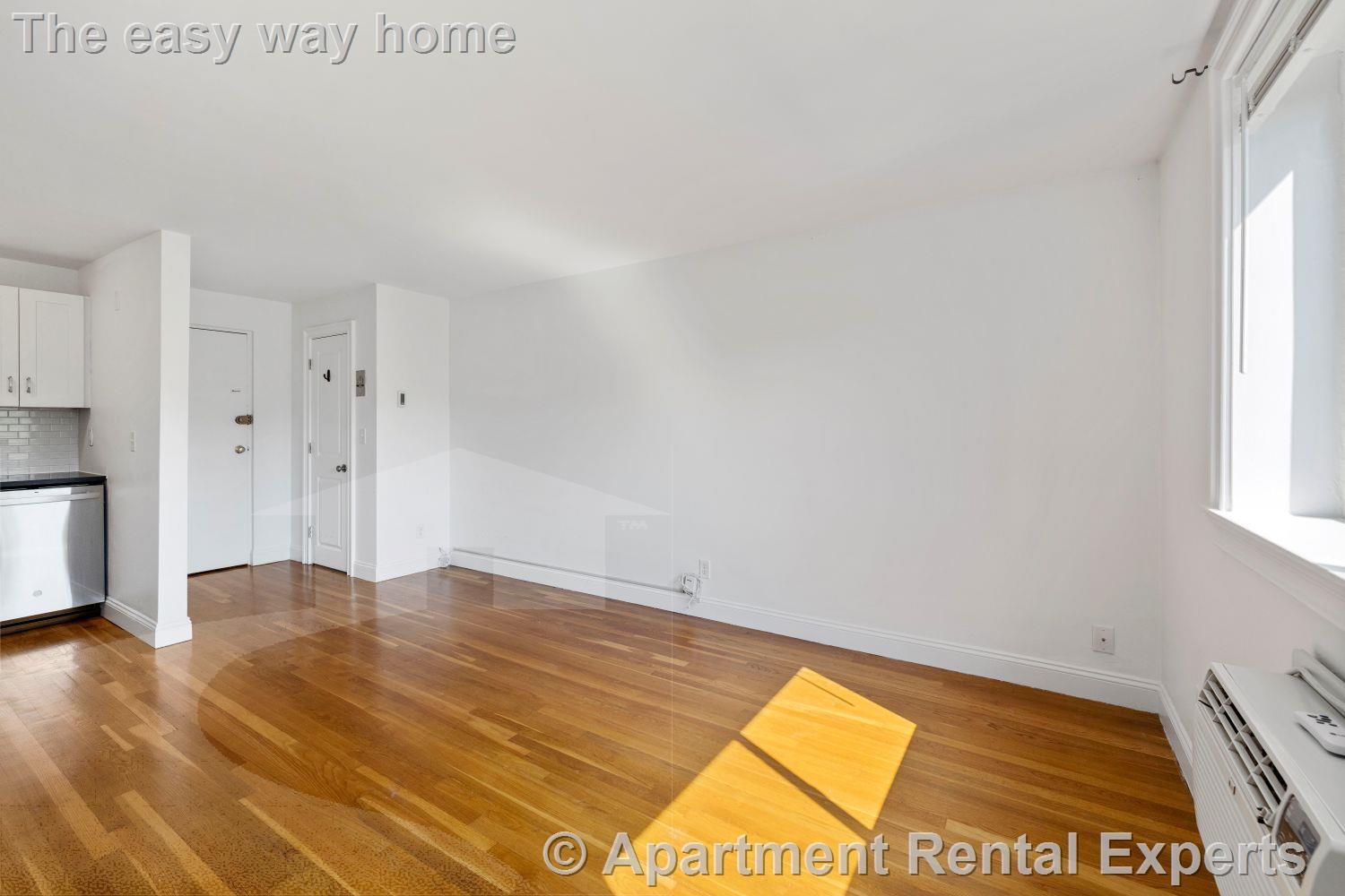 Building Photo - 134 Summer St