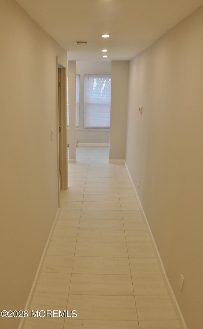 Building Photo - 106 Wallace St