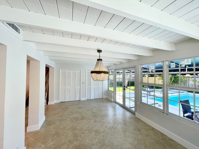 Building Photo - 360 Alhambra Pl