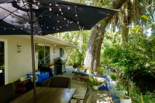 Building Photo - Coming Soon! Cozy home in South Pasadena.