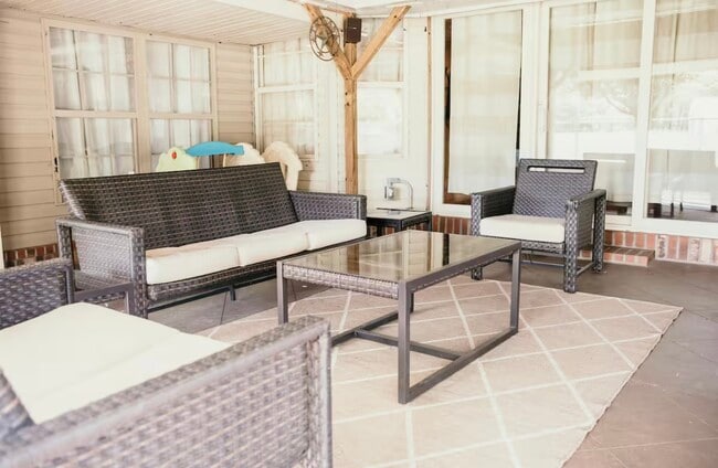 Building Photo - 1306 N 31st St