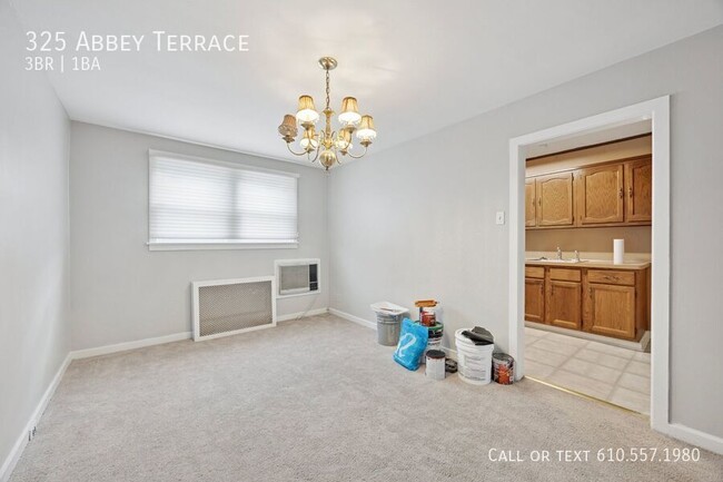Building Photo - 325 Abbey Terrace