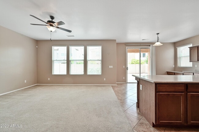 Building Photo - 1165 E Gail Dr