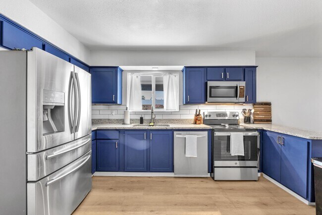 Building Photo - 1510 W 7th Dr