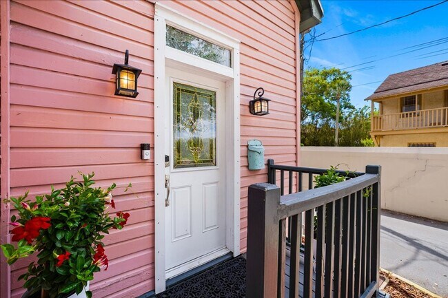 Building Photo - Downtown St. Augustine 2BD/2BA Historic Home
