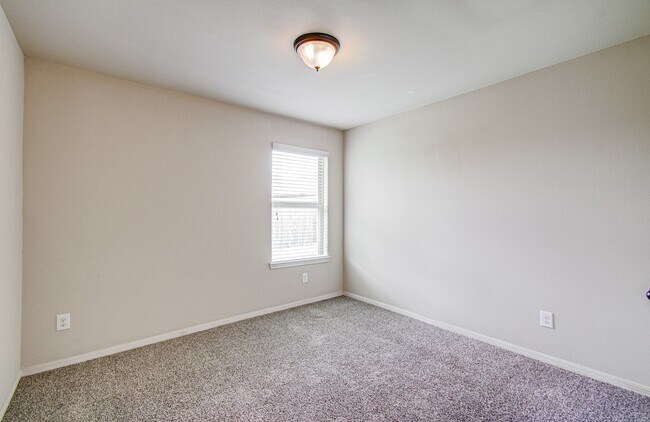 Building Photo - 23023 Black Mountain Ash Ct