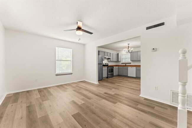 Building Photo - 15205 Cavalier Canyon Dr